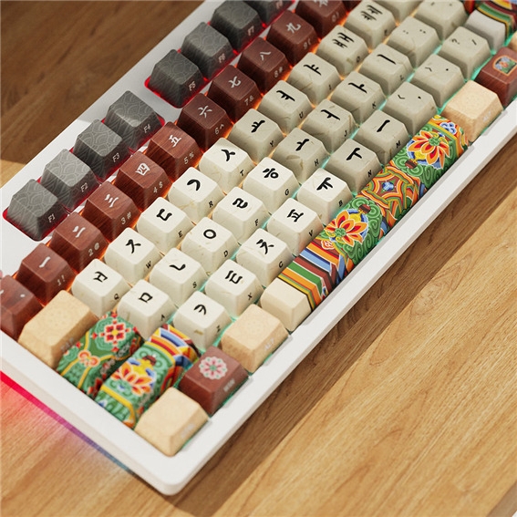 Dancheong-style keyboard (Korea Tourism Organization)