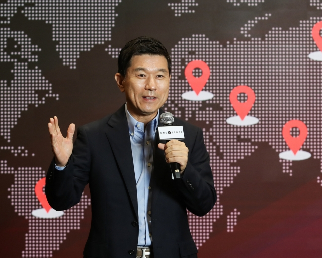 One Store CEO Chun Dong-jin speaks at a press conference in Seoul, Wednesday. (One Store)