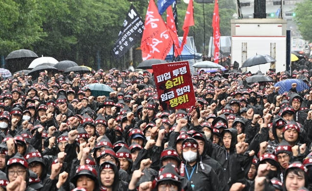 Unionized workers of Samsung Electronics (Newsis)