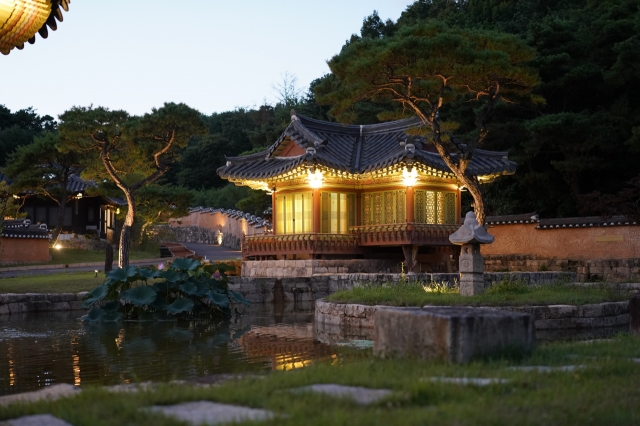 Buyongjeong of Rakkojae Hahoe Hanok Hotel in Andong, North Gyeongsang Province (Lee Si-jin/The Korea Herald)