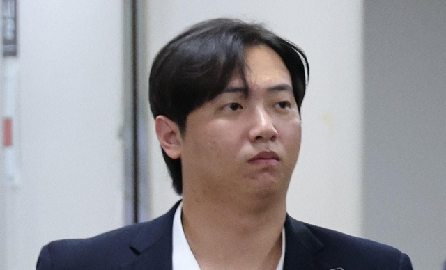 Former baseball player Lim Hye-dong arrives at the Seoul Central District Court for his arrest warrant hearing on July 4, 2024. (Yonhap)