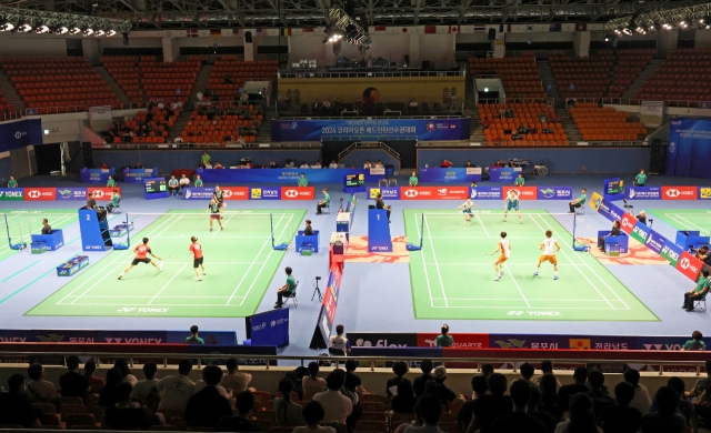 Games are being held at 2024 Korea Open badminton tournament in Mokpo, South Jeolla Province on Aug. 27. (Yonhap)