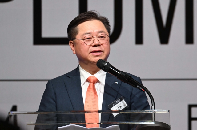 Park Il-joon, vice chairman of the Korea Chamber of Commerce and Industry, delivers his congratulatory speech at The Korea Herald HIT Forum held at the KCCI headquarters in Seoul on Thursday. (Lee Sang-sub/The Korea Herald)