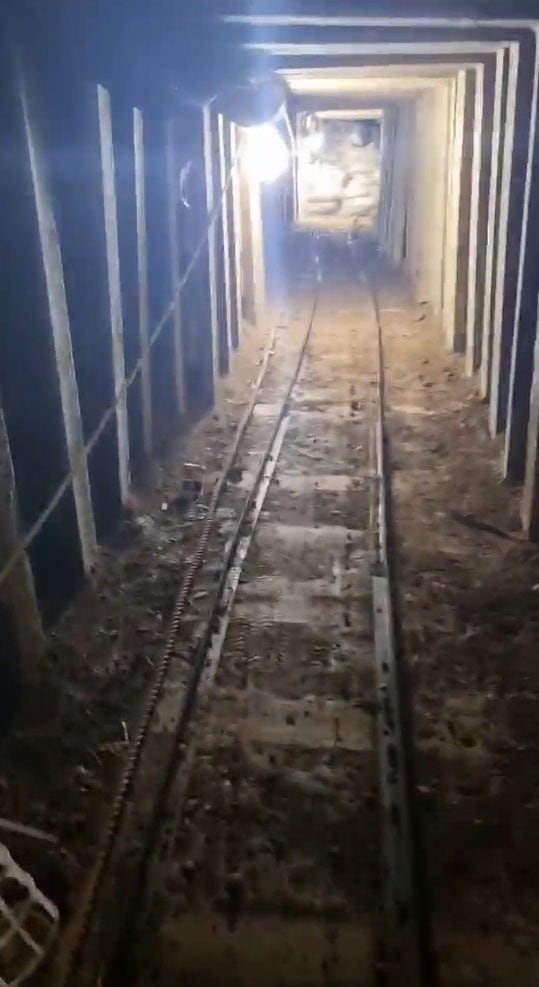 A tunnel dug to steal oil from a pipeline (Daejeon Police Agency)