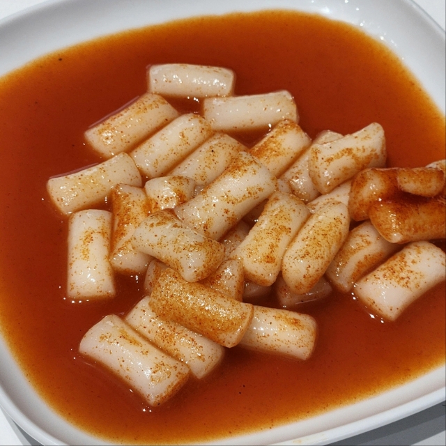 Bibigo Cup Tteokbokki (The Korea Herald)