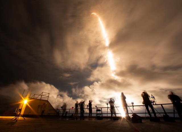 A SpaceX Falcon 9 rocket lifts off with Polaris Dawn, a private human spaceflight mission with two crew members expected to attempt the first-ever private spacewalk, at the Kennedy Space Center in Cape Canaveral, Florida, Tuesday. (Reuters-Yonhap)