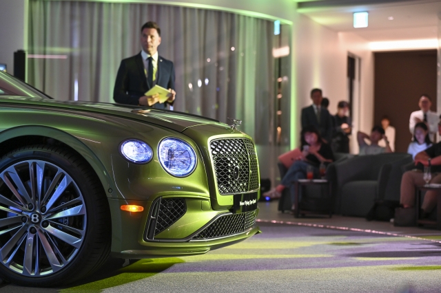 Christian Schlick, the brand director at Bentley Motors Korea, introduces the fourth-generation Flying Spur Speed, featuring Bentley's new hybrid system, on Wednesday at the Bentley Tower in Dongdaemun, Seoul. (Bentley Motors Korea)