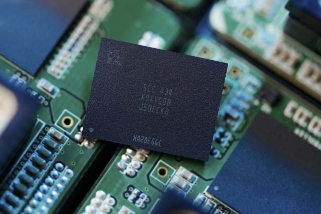 Samsung Electronics' QLC ninth-generation vertical NAND (Samsung Electronics)