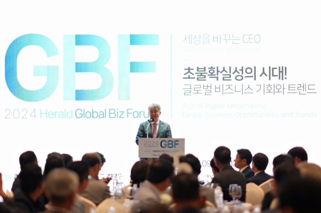 Herald Media Group Chairman Jung Won-ju speaks at the opening ceremony for the 6th edition of the Global Biz Forum, in Seoul, Wednesday. (The Korea Herald)