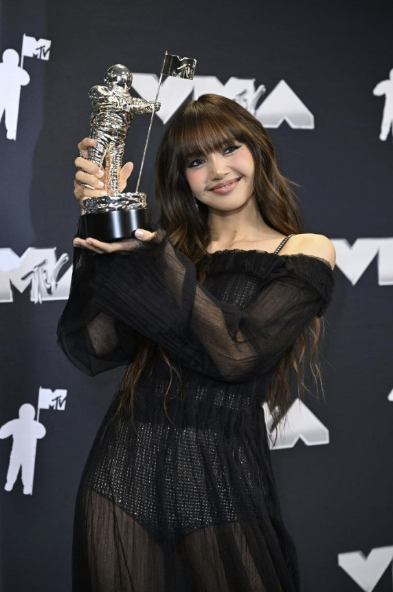 Lisa at the 2024 MTV VMA (MTV VMAs' X account)