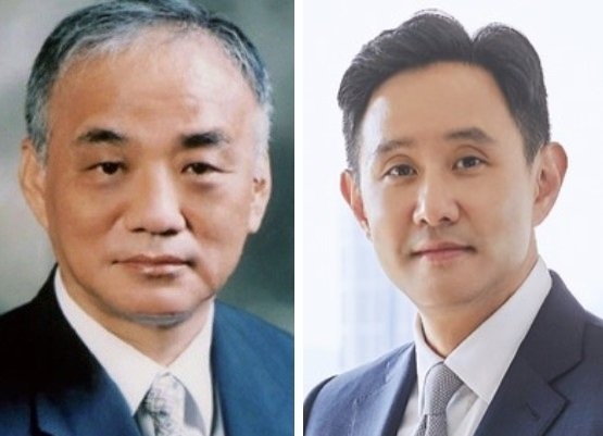 Youngpoong Group’s adviser Chang Hyung-jin (left) and Korean Zinc chairman Choi Yun-beom (Newsis)