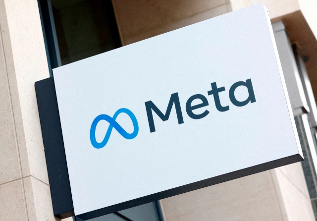 The logo of Meta Platforms' business group is seen in Brussels, Belgium December 6, 2022. (REUTERS/Yves Herman/File Photo)