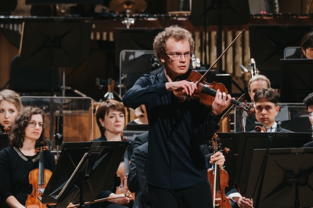 Ukraine violinist Dmytro Udovychenko, winner of the 2024 Queen Elisabeth Violin Competition, performs in the final round on June 1 in Brussels. (SBU)