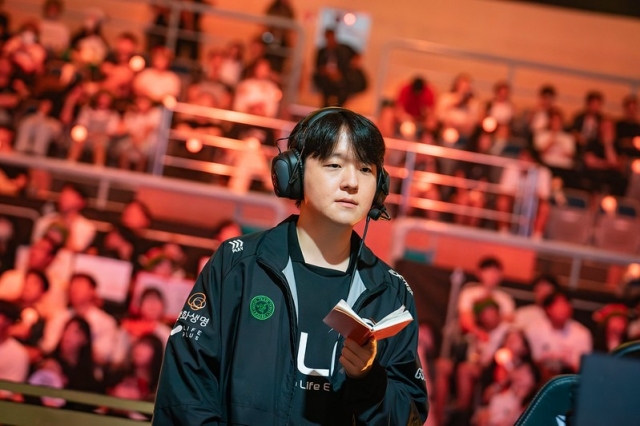 Hanwha Life Esports head coach Choi “DanDy” In-gyu (LCK)