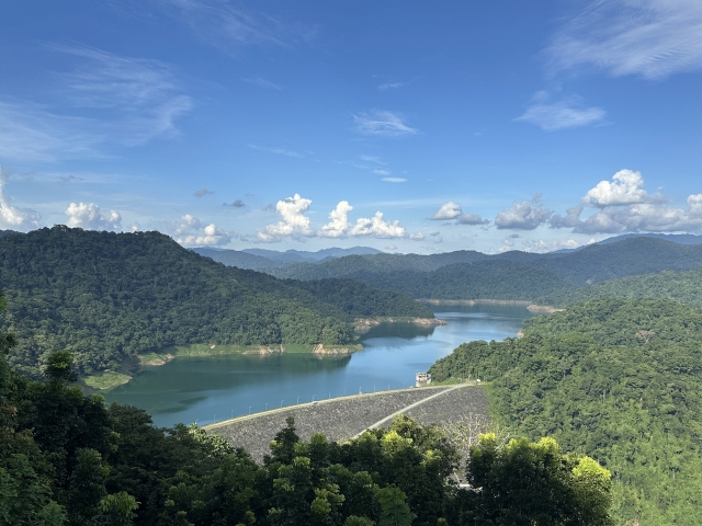 This photo shows Angat Dam, one of the largest multipurpose dams in the Philippines that provides up to 90 percent of water supply to the capital city of Manila. (Lee Jung-joo/The Korea Herald)