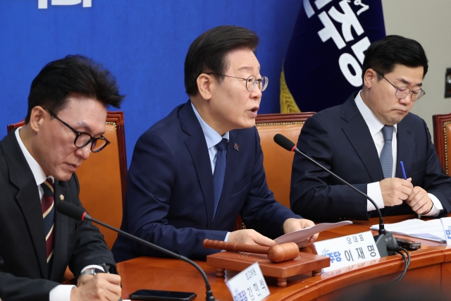 Democratic Party of Korea Chair Rep. Lee Jae-myung speaks during a party leadership meeting held at the National Assembly in western Seoul on Monday. (Yonhap)