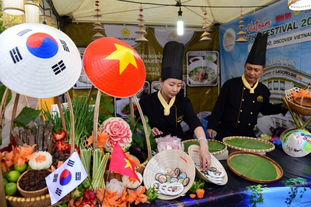 A glimpse of Pho Fesival held from October 5-6, at Gwangjin-gu, Seoul . (Business Association of Vietnamese in Korea (BAViK)