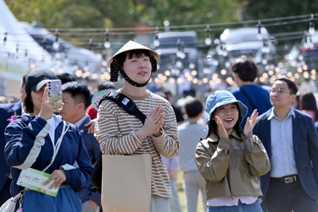 A glimpse of Pho Fesival held from October 5-6, at Gwangjin-gu, Seoul . (Business Association of Vietnamese in Korea (BAViK)