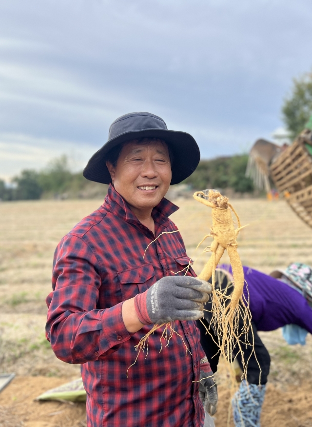 Kim Il-bong is a third-generation farmer in a ginseng-growing family based in Icheon, Gyeonggi Province, which has supplied ginseng to Korea Ginseng Corp. since 1973. (Kim Hae-yeon/ The Korea Herald)