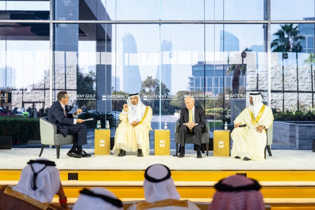 From left: CNN Business anchor Richard Quest, Saudi Arabia's Minister of Investment Khalid Al-Falih, former UK Investment Minister Gerry Grimstone and Bahrain's Minister of Finance Shaikh Salman bin Khalifa Al Khalifa speak at a panel discussion at the Gateway Gulf in Manama, Bahrain, Sunday. (Bahrain Economic Development Board)