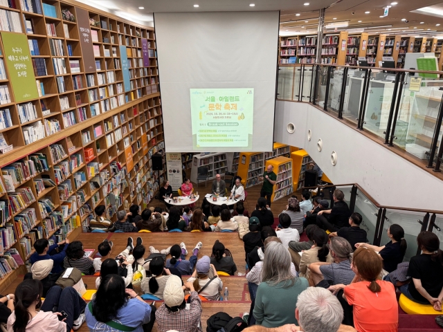 Visitors attend a book talk at the Seoul Metropolitan Library, Oct. 26, held as part of the Ireland Literature Festival Korea 2024. From left are Irish writers Anne Griffin, Sinead Gleeson, Ronan Hession and Michelle Winthrop, Irish Ambassador to Korea. (Seoul Metropolitan Library)