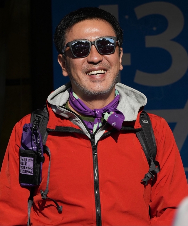 Actor Ryu Seung-ryong attends the 2024 Jeju Olle Walking Festival on Thursday. (Korea-ASEAN Center)