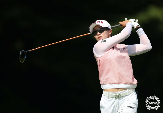 Im Jin-hee of South Korea takes her tee shot on the 2nd hole during the final round of The Annika driven by Gainbridge at Pelican at Pelican Golf Club in Belleair, Florida, on Nov. 17, Sunday. (Newsis)