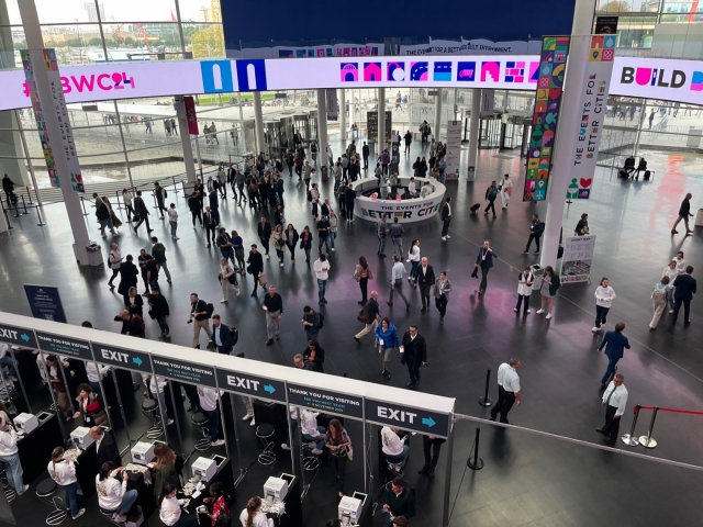 People gather at the entrance of the Smart City Expo World Congress 2024. (Lee Jaeeun / The Korea Herald)