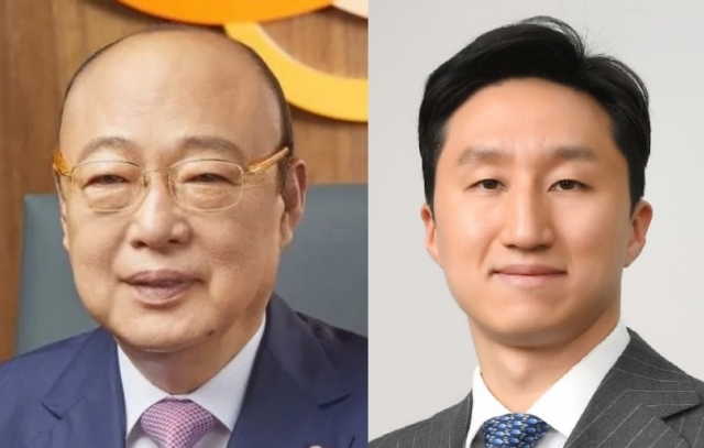 Hanwha Group Chairman Kim Seung-youn (left) and HD Hyundai Executive Vice Chairman Chung Ki-sun (Hanwha Group, HD Hyundai)