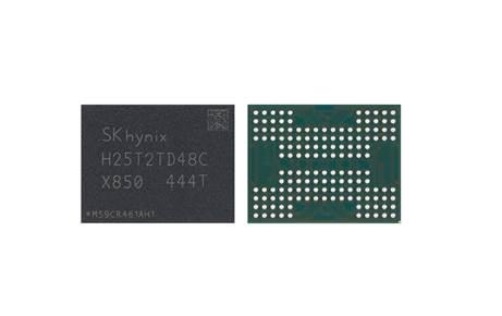 SK hynix Inc.'s new 321-layer NAND flash memory chips (PHOTO NOT FOR SALE) (Yonhap)