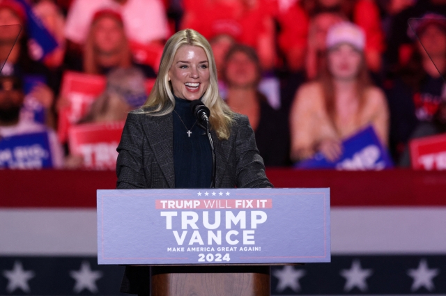 Former Florida Attorney General Pam Bondi speaks during a rally held by Republican presidential nominee and former US President Donald Trump at the Greensboro Complex in Greensboro, North Carolina, US, on Nov. 2. (Reuters-Yonhap)