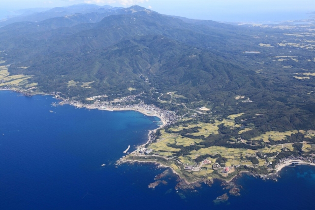 This photo shows a bird's eye view of Aikawa-Tsurushi Gold and Silver Mine on Sado Island in Niigata prefecture, Japan. (Courtesy of UNESCO)