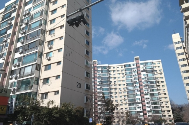 Apgujeong Hyundai Apartment complex in Gangnam-gu, Seoul (Naver Real Estate)