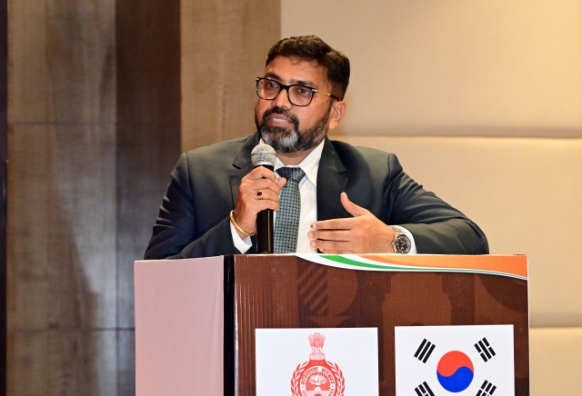 Arun Kumar, the chairman of the Gurugram bench of Haryana Real Estate Regulatory Authority delivers his speech during the Korea-Haryana Business Connect event held at a hotel in Gurugram, Thursday. (Park Hae-mook/The Korea Herald)