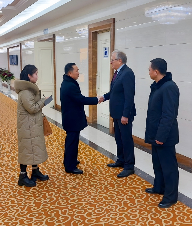 Russian Ambassador to North Korea Alexander Matsegora (2nd from right) seeing off Kim Jae-hyok (2nd from left), director of North Korea's State Hydro-Meteorological Administration, at the international airport in Pyongyang on Monday. (Telegram account of the Russian Embassy in North Korea)