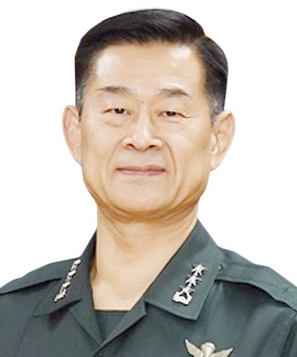 Retired Army General and current Ambassador to Saudi Arabia Choi Byung-hyuk is the president's nominee for the new minister of defense. Yonhap