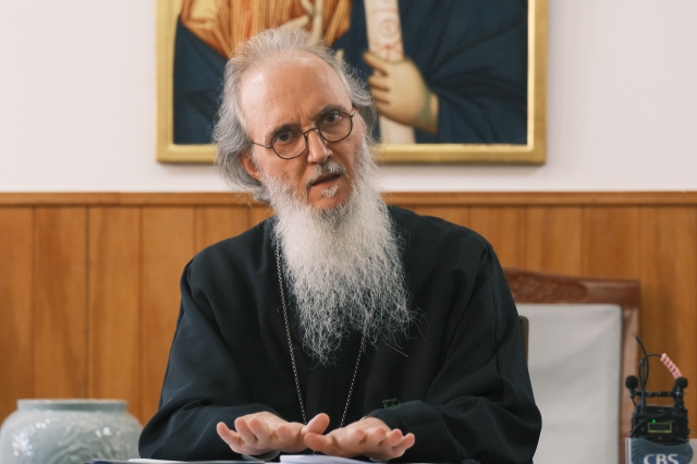 Ambrosio Zographos, also known by the Korean name Cho Seong-am, the newly appointed president of the National Council of Churches in Korea, delivers a speech during a press conference at St. Nicholas Cathedral in Ahyeon-dong, Mapo-gu, Seoul, on Nov. 22. (Yonhap)