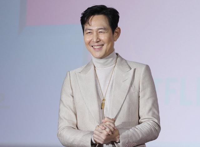 Lee Jung-jae poses for a photo during a press conference held in Jung-gu, Seoul, Monday. (Yonhap)