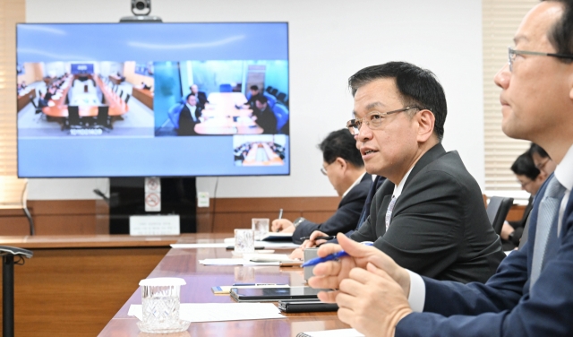 Finance Minister Choi Sang-mok presides over an emergency meeting on macroeconomic and financial stability at the government complex in Seoul on Monday. (Yonhap)