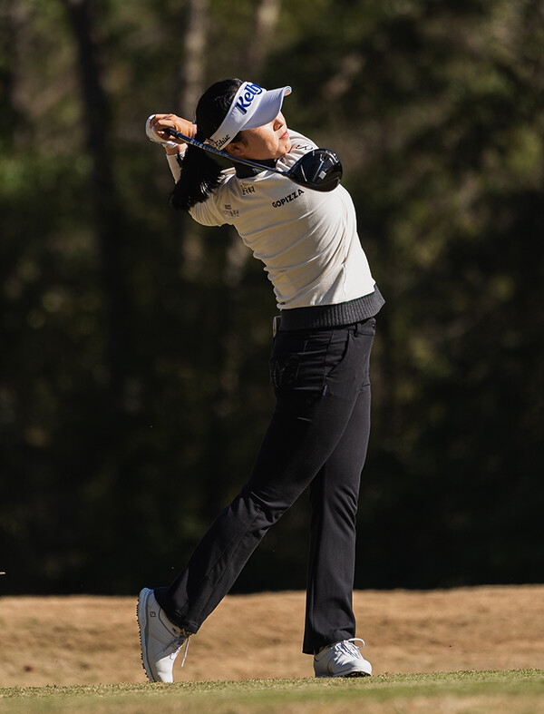 Yoon Ina of South Korea hits a tee shot during the fourth round of the LPGA Q-Series on the Crossings Course at Robert Trent Jones Golf Trail at Magnolia Grove in Mobile, Alabama, on Dec. 8, Sunday, in this photo provided by the LPGA. (Yonhap)