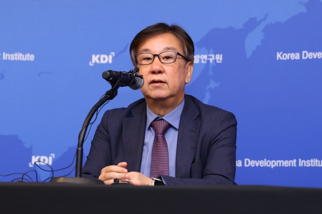 Korea Development Institute President Cho Dong-chul speaks during a press conference held in southern Seoul on Wednesday. (KDI)