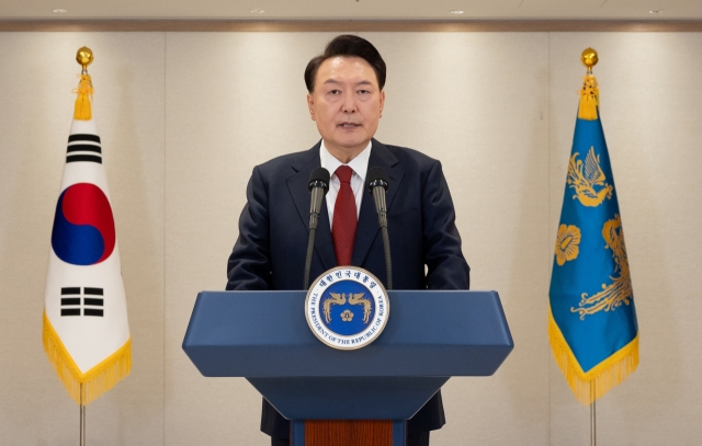 President Yoon Suk Yeol delivers a public address at the presidential office in Seoul on Thursday, in this photo provided by his office. (Yonhap)