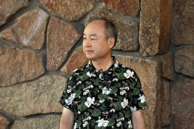 FMasayoshi Son, CEO of SoftBank, arrives for the annual Allen and Co. Sun Valley Media and Technology Conference at the Sun Valley Resort in Sun Valley, Idaho, US on July 9. (Reuters-Yonhap)