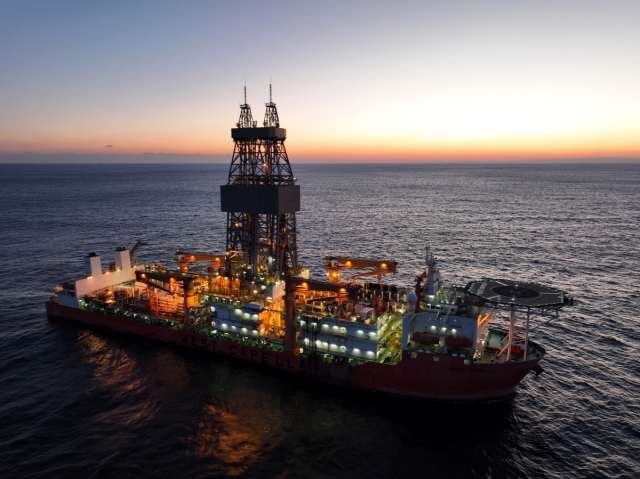 This photo, provided by the state-run Korea National Oil Corp. on Thursday, shows the West Capella, operated by Norway-based Seadrill Ltd., preparing for its first drilling operation in the East Sea. (Yonhap)