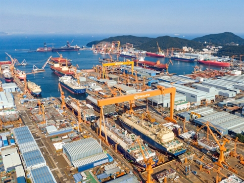 Hanwha Ocean drops police complaint against HD Hyundai in destroyer contract bid