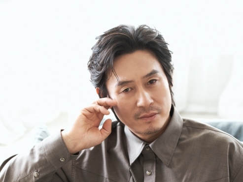  Seol Kyung-gu returns with timely movie about presidential election