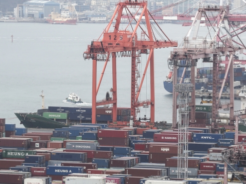 Korea, Japan to expedite trade talks after summit