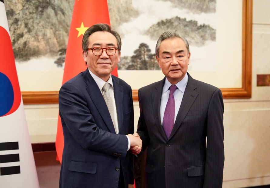 S. Korea, China agree to work for successful trilateral summit with Japan