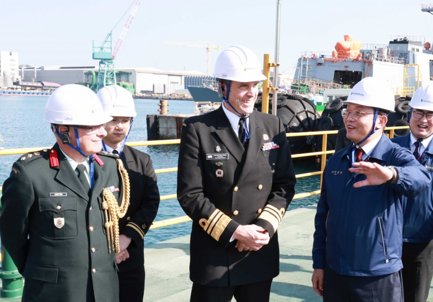 [Photo News] Canada navy visits Hyundai shipyard