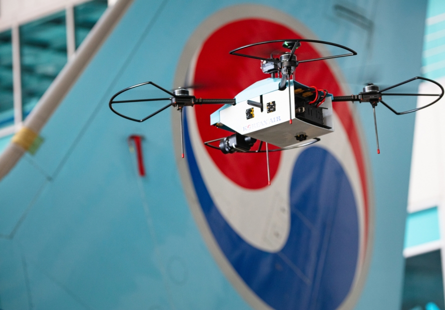  Korean Air drones inspect airplanes